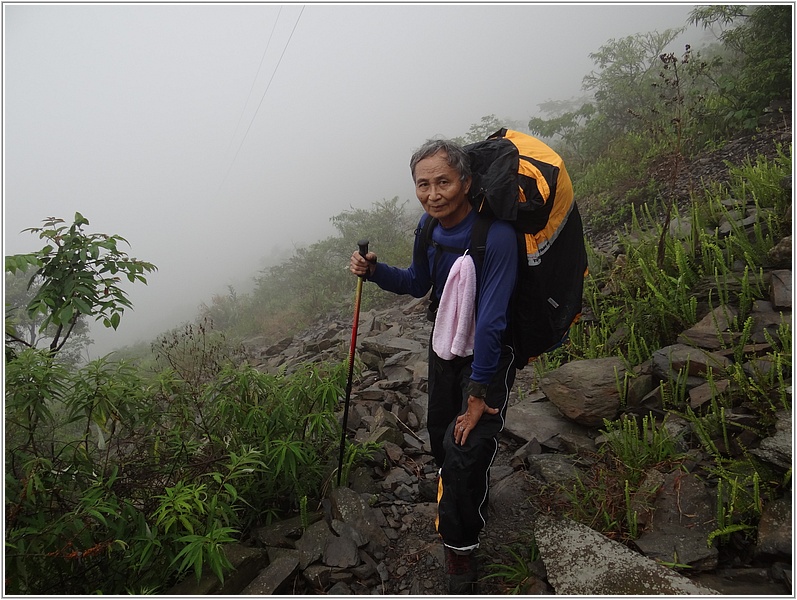 2015-04-10 12-18-03往舊登山口前進.JPG